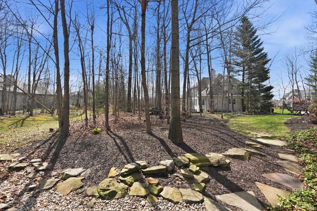 7827 Inverness Lakes Trail, Fort Wayne, IN 46804