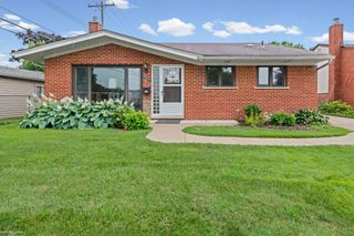19824 Sussex Street, St Clair Shores, MI 48081