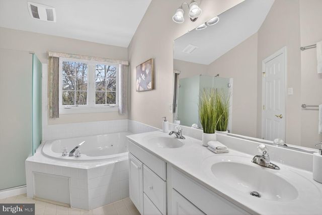 13766 LAMBERTINA PL, Rockville, MD 20850