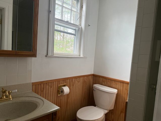 10 Sycamore Rd, Wrentham, MA 02093