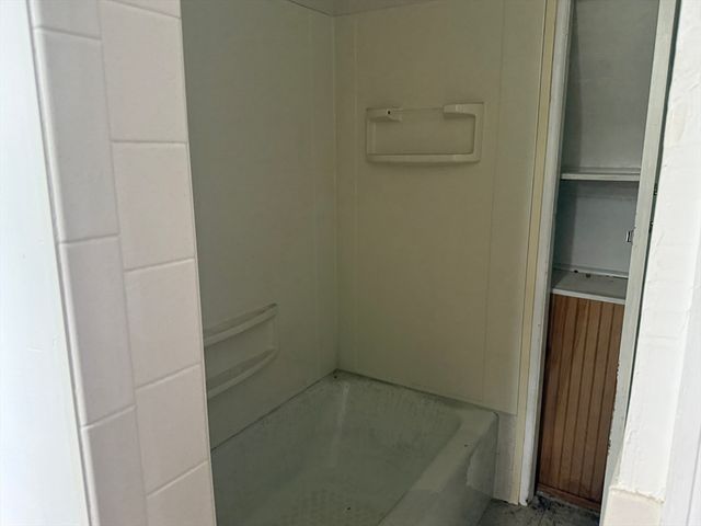 10 Sycamore Rd, Wrentham, MA 02093