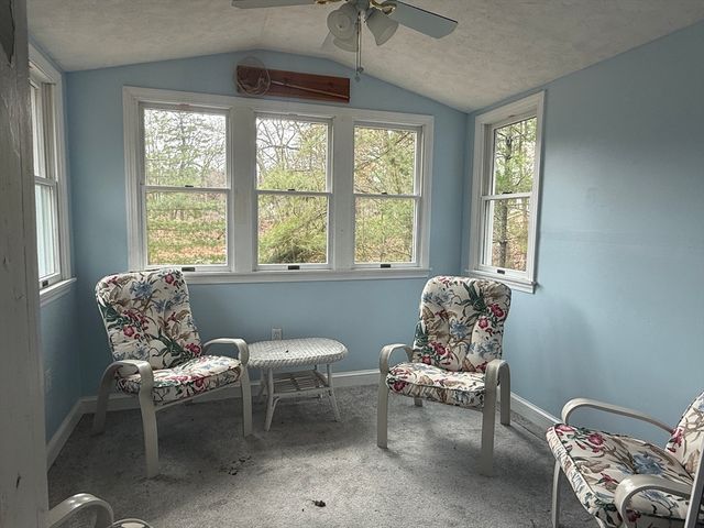 10 Sycamore Rd, Wrentham, MA 02093