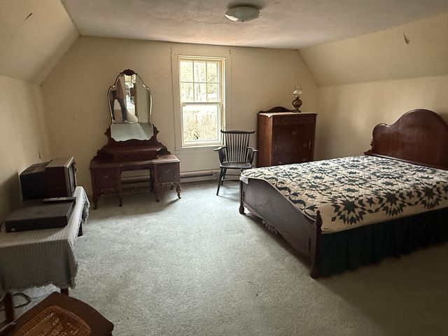 10 Sycamore Rd, Wrentham, MA 02093