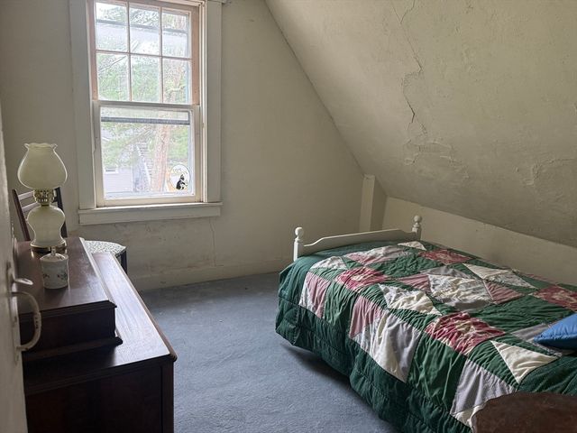 10 Sycamore Rd, Wrentham, MA 02093