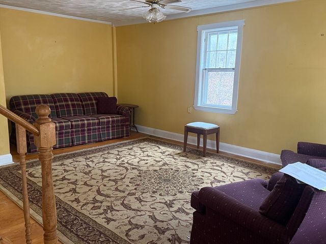 10 Sycamore Rd, Wrentham, MA 02093