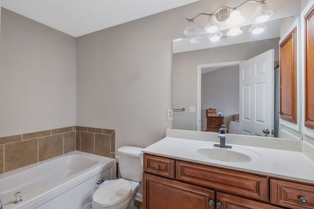 1088 Somerset Springs Dr, Spring Hill, TN 37174