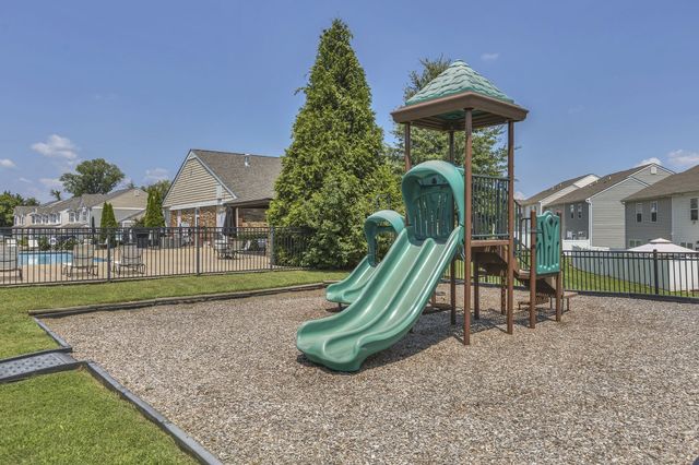 1088 Somerset Springs Dr, Spring Hill, TN 37174