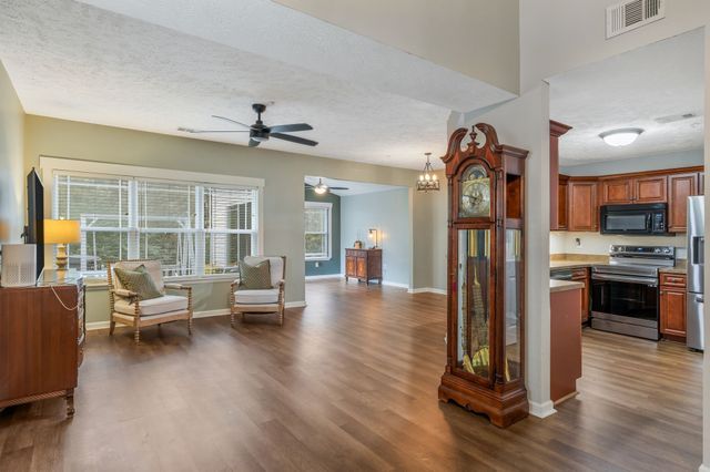 1088 Somerset Springs Dr, Spring Hill, TN 37174