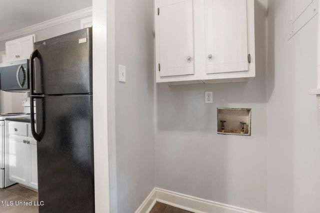 1233 Linden Place, Jackson, MS 39202