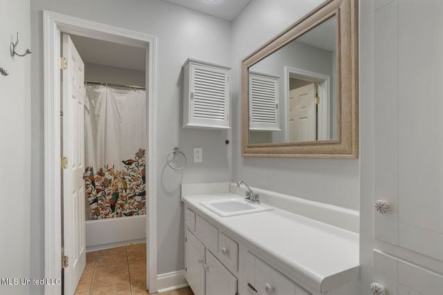 1233 Linden Place, Jackson, MS 39202