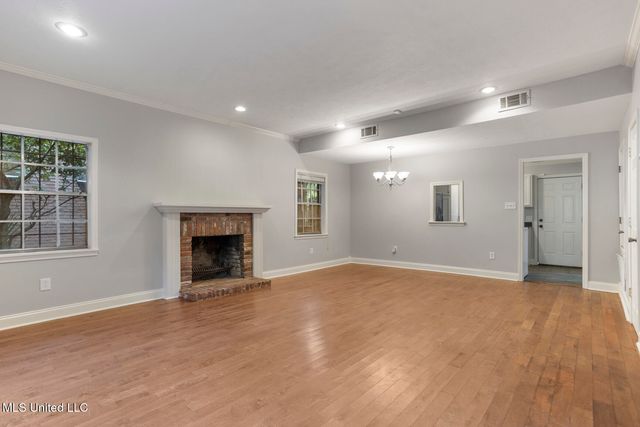 1233 Linden Place, Jackson, MS 39202