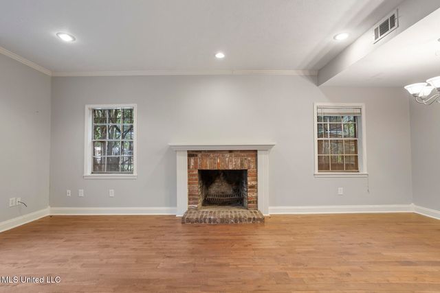 1233 Linden Place, Jackson, MS 39202