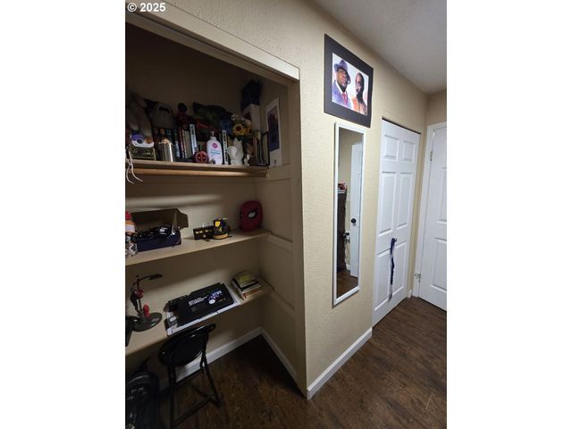 12037 Se MILL Ct, Portland, OR 97216