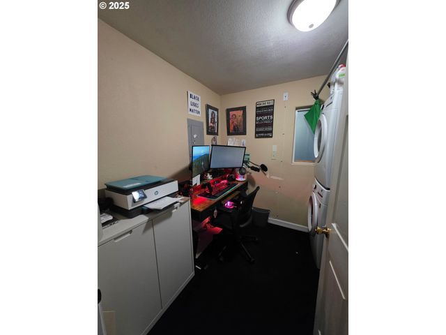 12037 Se MILL Ct, Portland, OR 97216