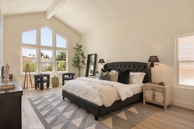 519 10th, Huntington Beach, CA 92648