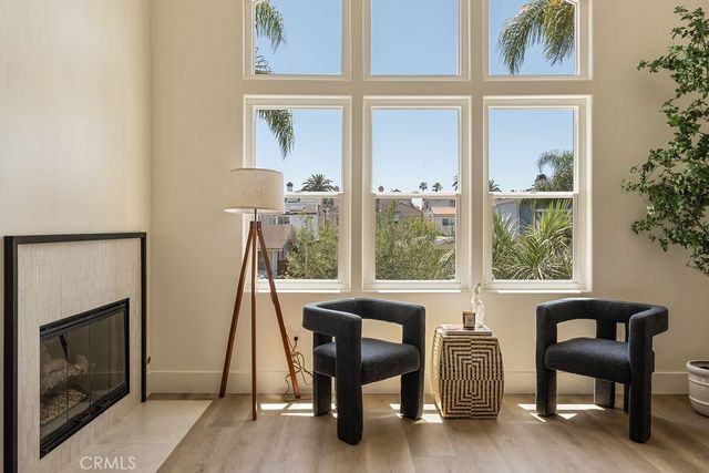 519 10th, Huntington Beach, CA 92648
