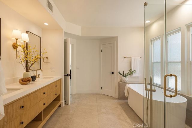 519 10th, Huntington Beach, CA 92648