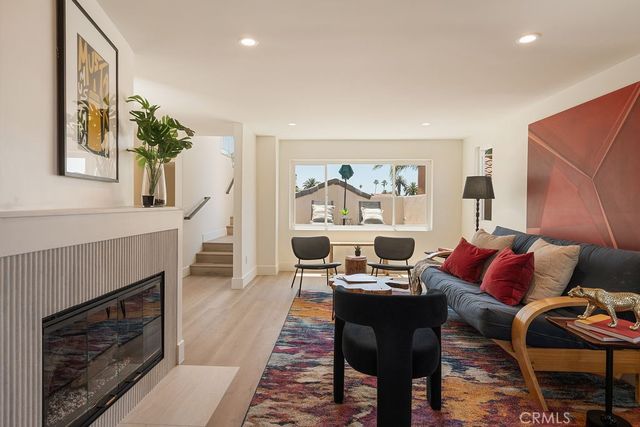 519 10th, Huntington Beach, CA 92648