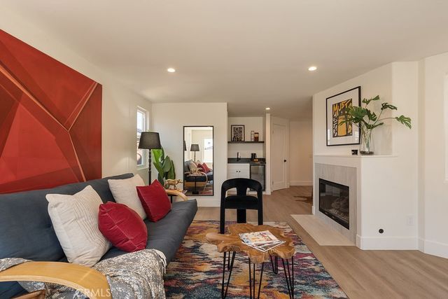 519 10th, Huntington Beach, CA 92648