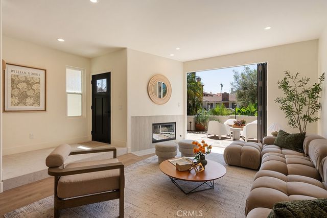 519 10th, Huntington Beach, CA 92648