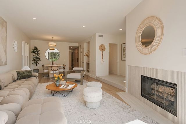 519 10th, Huntington Beach, CA 92648