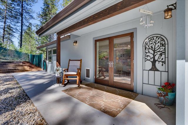 11456 Mirror Lake Ct, Grass Valley, CA 95945