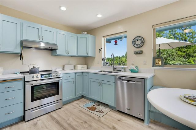 11456 Mirror Lake Ct, Grass Valley, CA 95945