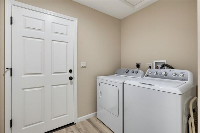 11456 Mirror Lake Ct, Grass Valley, CA 95945