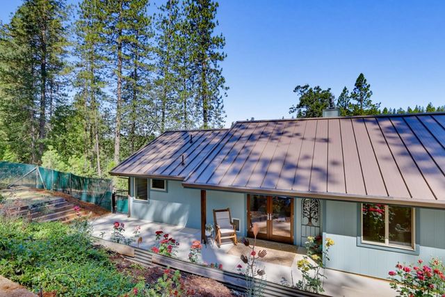 11456 Mirror Lake Ct, Grass Valley, CA 95945