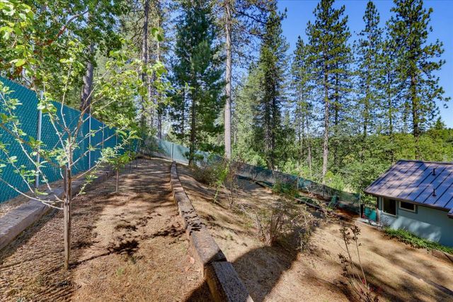11456 Mirror Lake Ct, Grass Valley, CA 95945