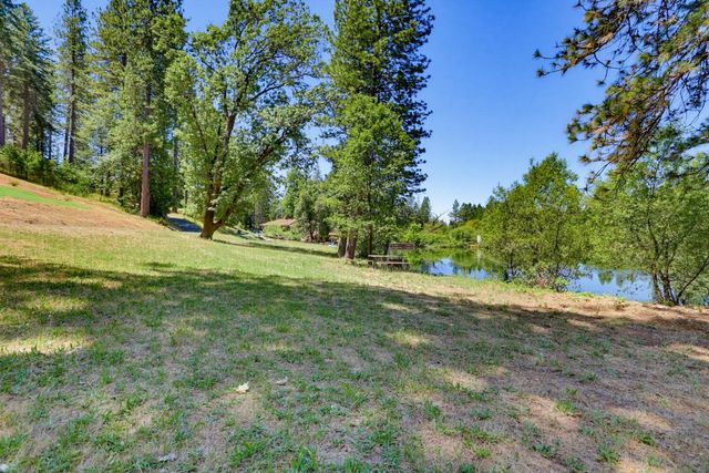 11456 Mirror Lake Ct, Grass Valley, CA 95945