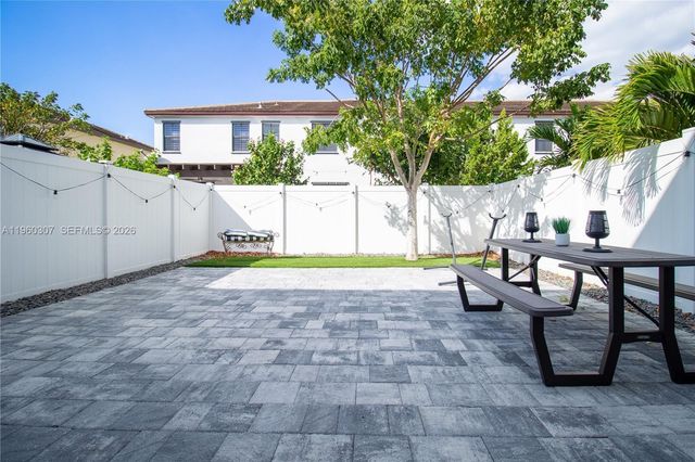 3435 W 105th Pl 0, Hialeah, FL 33018