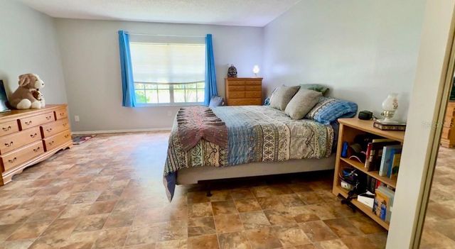 301 OAK TRACK DRIVE, Ocala, FL 34472