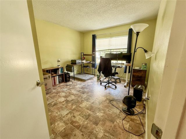 301 OAK TRACK DRIVE, Ocala, FL 34472