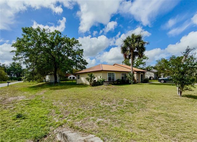 301 OAK TRACK DRIVE, Ocala, FL 34472