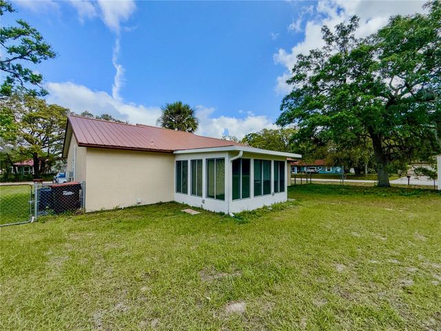 301 OAK TRACK DRIVE, Ocala, FL 34472