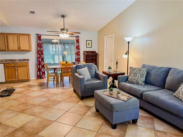 301 OAK TRACK DRIVE, Ocala, FL 34472