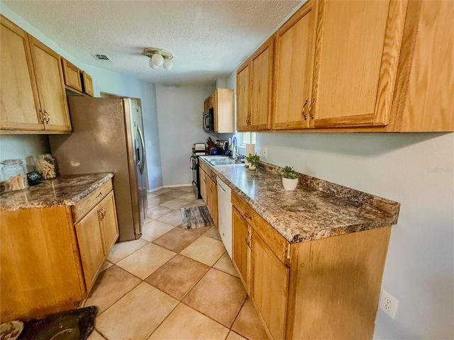 301 OAK TRACK DRIVE, Ocala, FL 34472