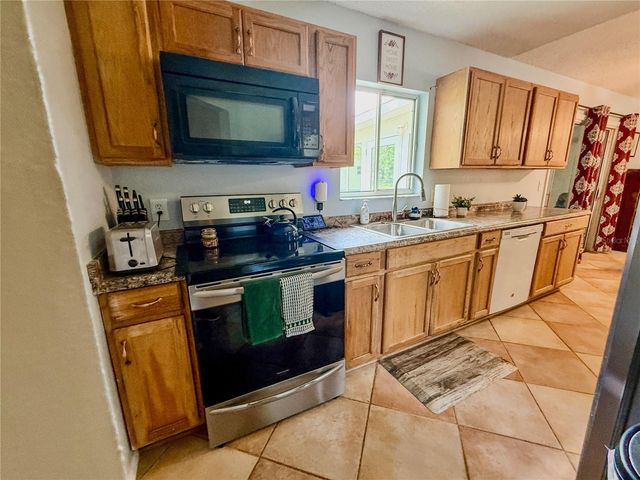 301 OAK TRACK DRIVE, Ocala, FL 34472