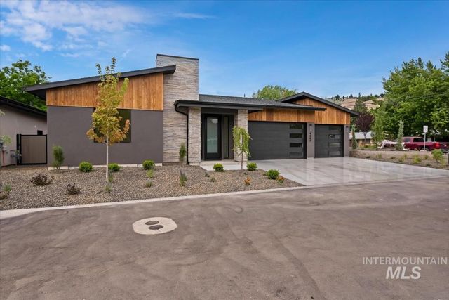 4667 N Collister Dr, Boise, ID 83703