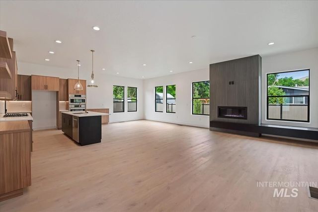 4667 N Collister Dr, Boise, ID 83703