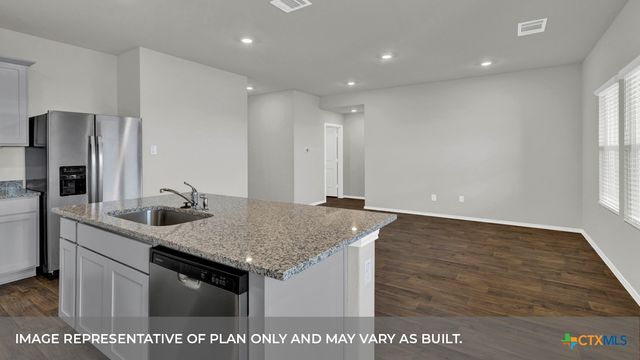 821 PRINCE ALBERT, Seguin, TX 78155