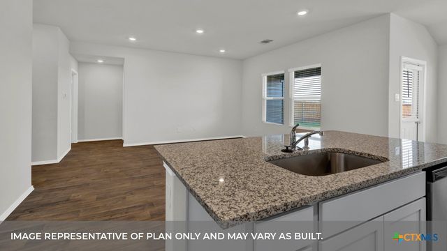 821 PRINCE ALBERT, Seguin, TX 78155