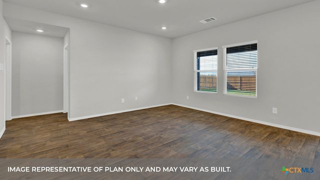 821 PRINCE ALBERT, Seguin, TX 78155