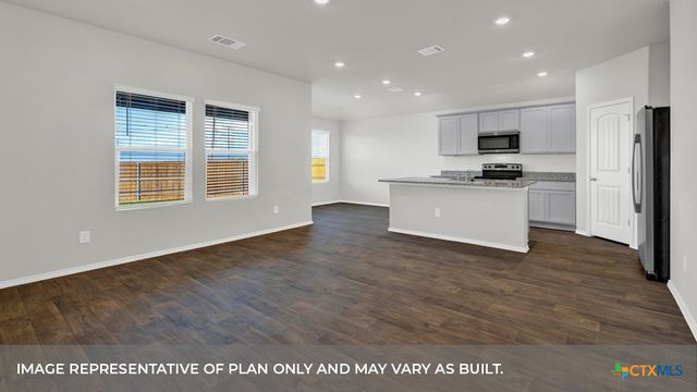 821 PRINCE ALBERT, Seguin, TX 78155