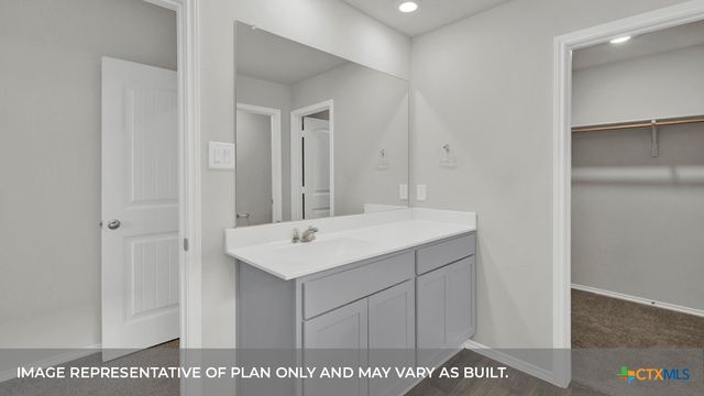 821 PRINCE ALBERT, Seguin, TX 78155