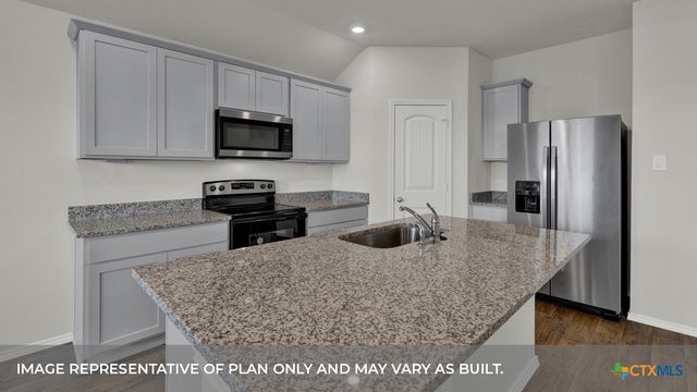 821 PRINCE ALBERT, Seguin, TX 78155