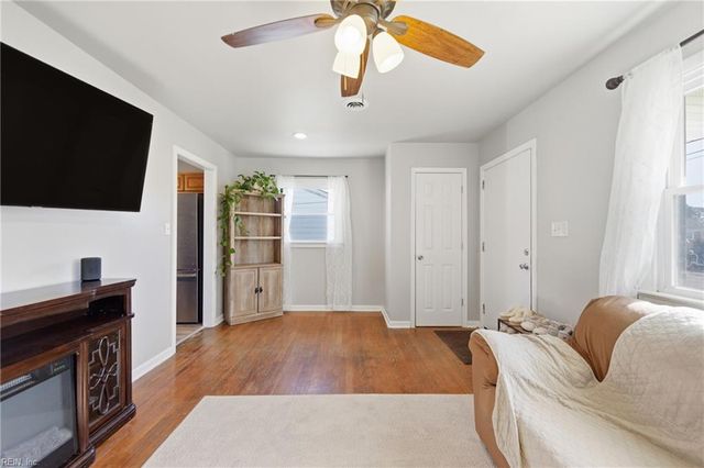 111 Woodbury Forrest DR, Hampton, VA 23666