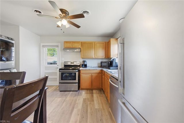 111 Woodbury Forrest DR, Hampton, VA 23666