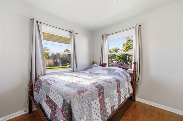 111 Woodbury Forrest DR, Hampton, VA 23666